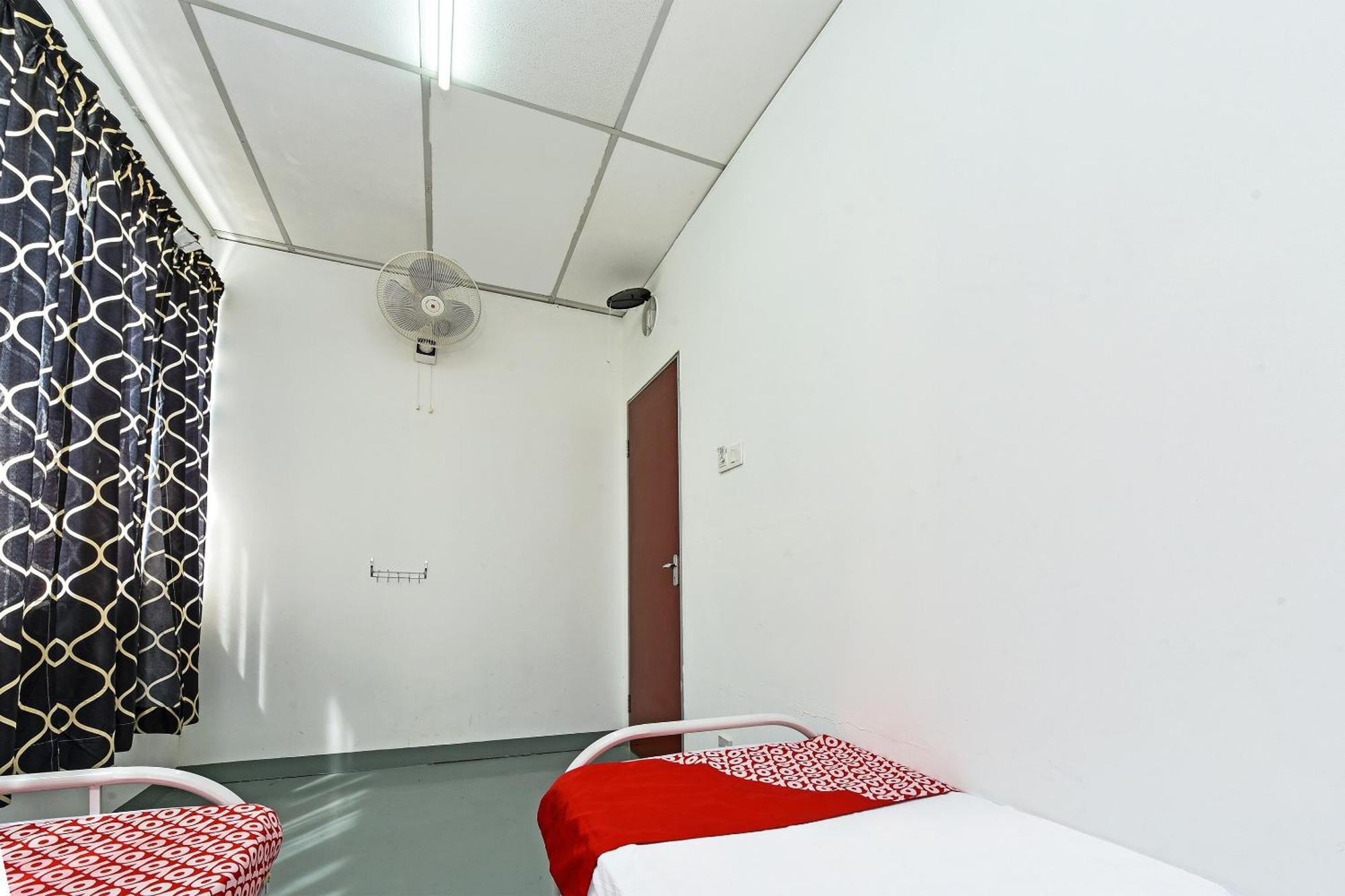 Spot On 90500 Sri Rampai Metro Hostel Куала Лумпур Екстериор снимка