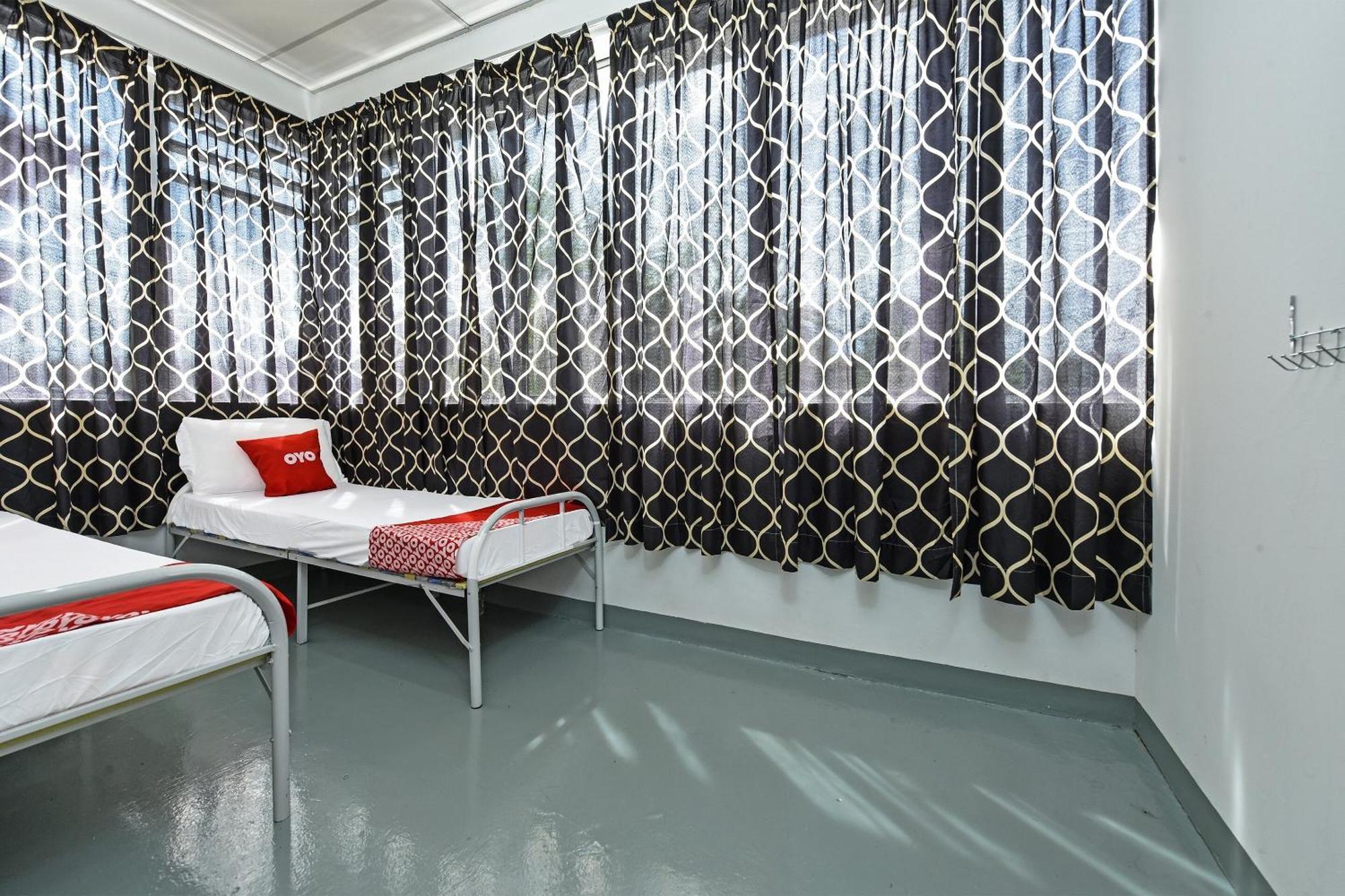 Spot On 90500 Sri Rampai Metro Hostel Куала Лумпур Екстериор снимка