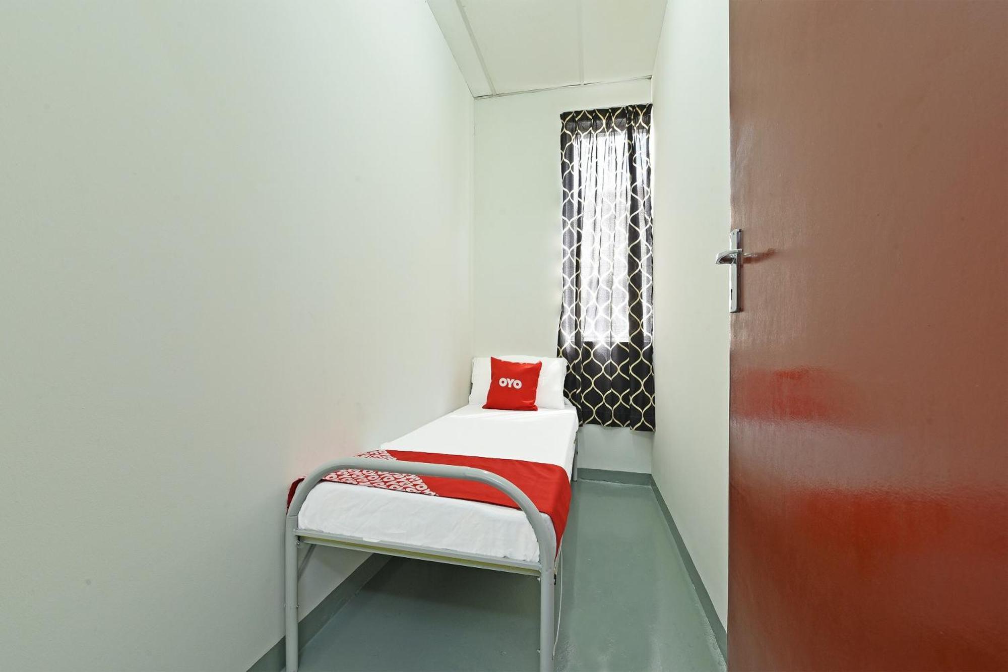 Spot On 90500 Sri Rampai Metro Hostel Куала Лумпур Екстериор снимка