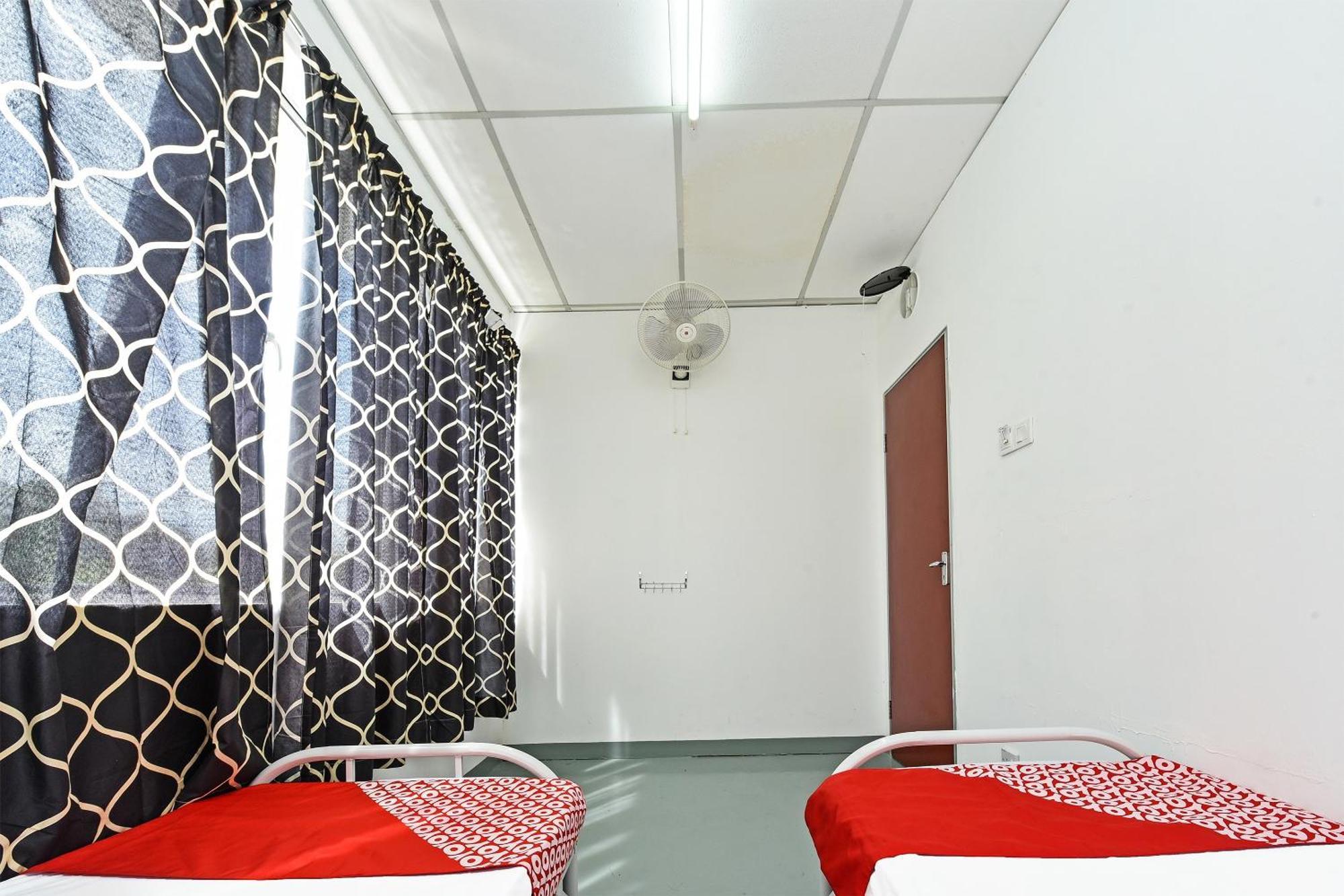 Spot On 90500 Sri Rampai Metro Hostel Куала Лумпур Екстериор снимка