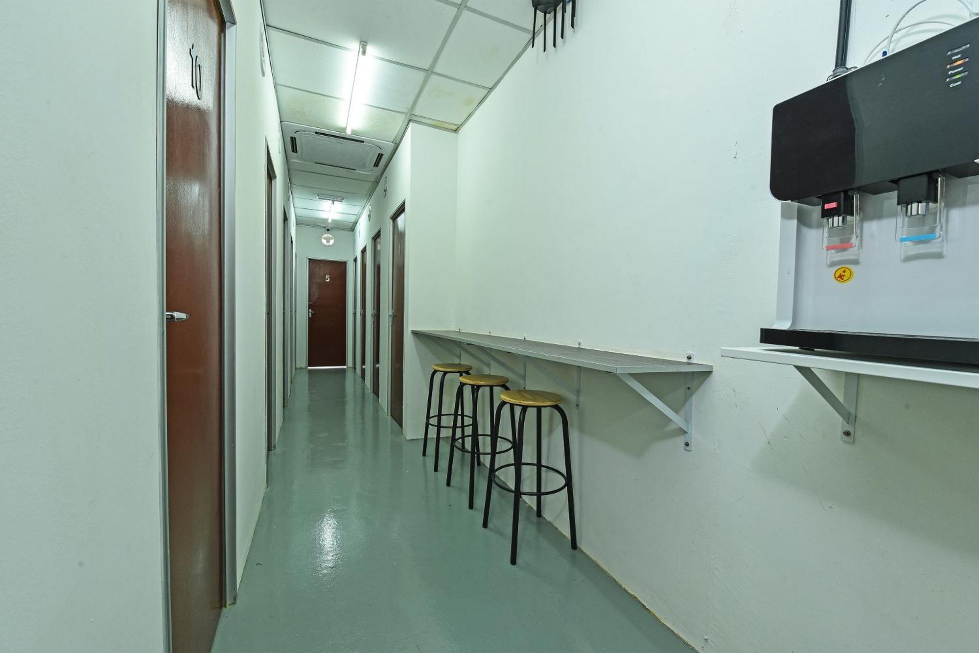 Spot On 90500 Sri Rampai Metro Hostel Куала Лумпур Екстериор снимка